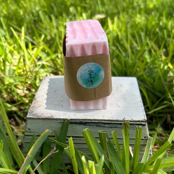 Sweet Pea Homemade Shea Butter Soap - Picture 4 of 6